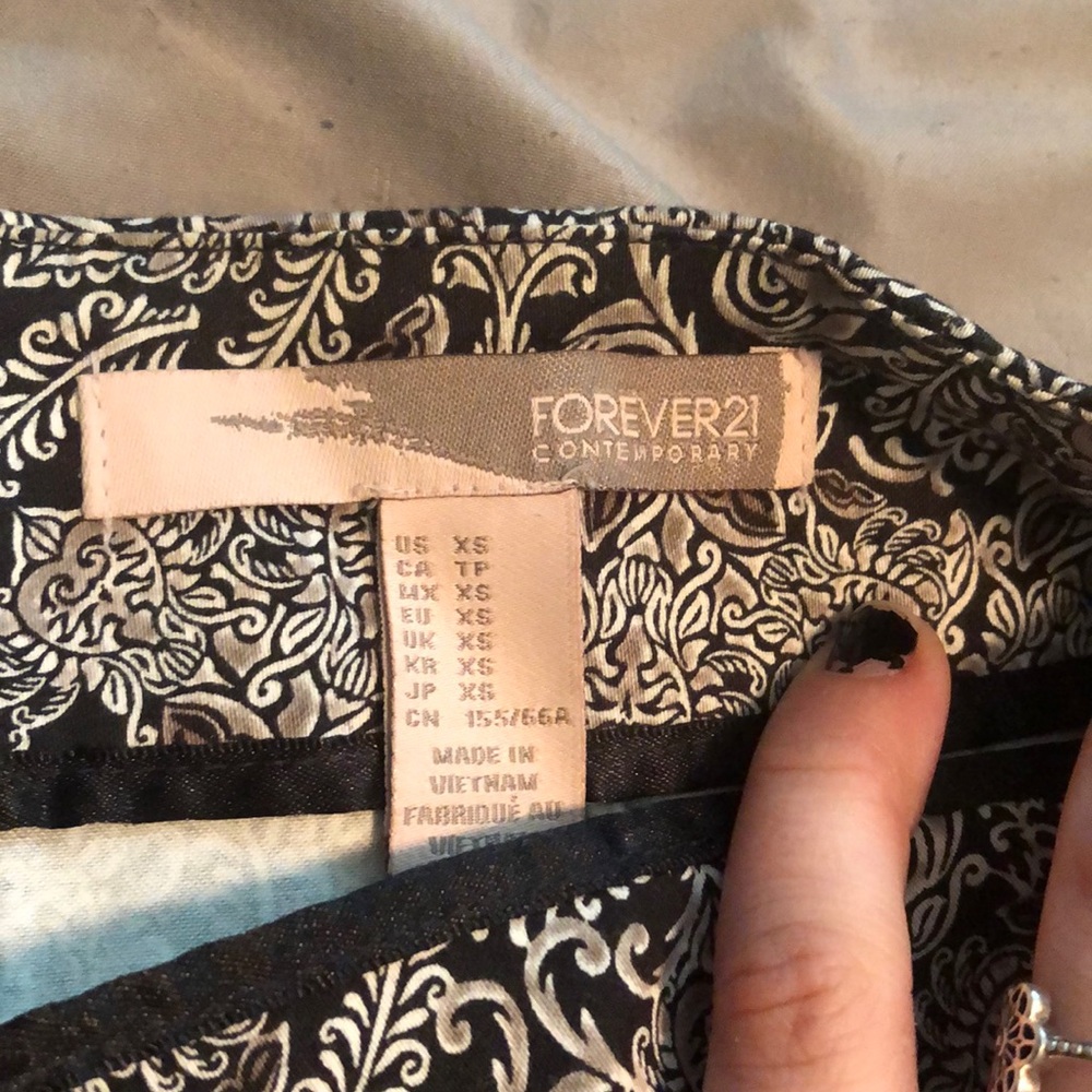 Patterned shorts - Picture 2 of 3